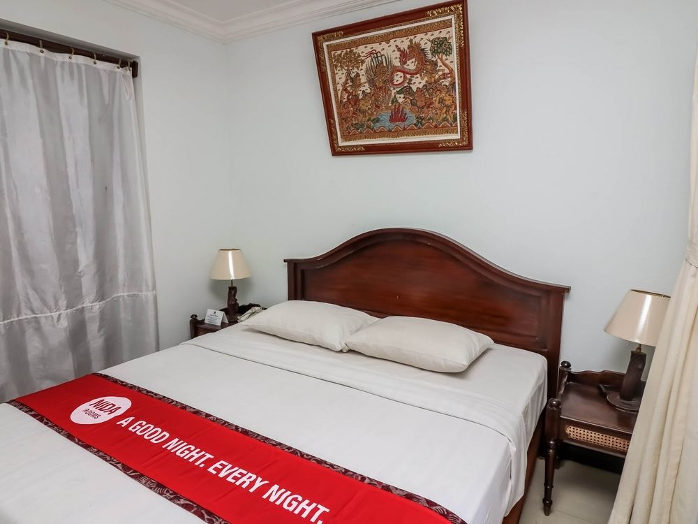 Legian Beach Hotel Кута Экстерьер фото